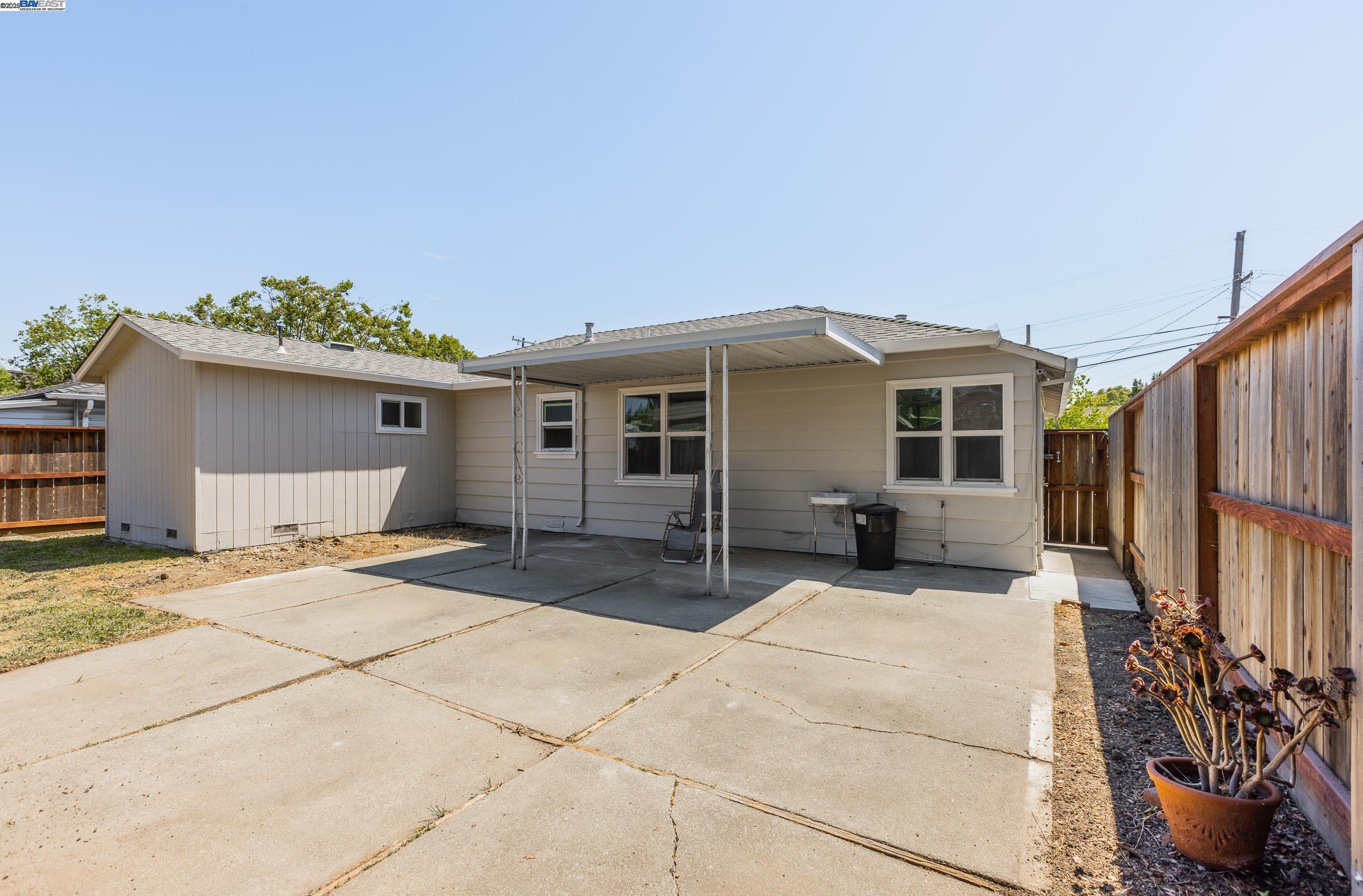 21259 Hobert St, Castro Valley, California 94546, 3 Bedrooms Bedrooms, 7 Rooms Rooms,2 BathroomsBathrooms,Residential,For Sale,21259 Hobert St,41104855