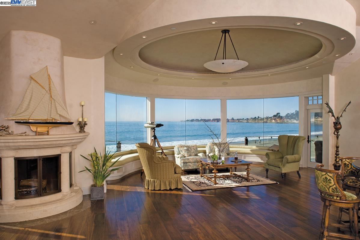 Detail Gallery Image 2 of 12 For 797 Las Olas Dr, Aptos,  CA 95003 - 5 Beds | 4/1 Baths