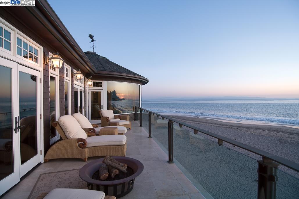 Detail Gallery Image 4 of 46 For 797 Las Olas Dr, Aptos,  CA 95003 - 5 Beds | 4/1 Baths