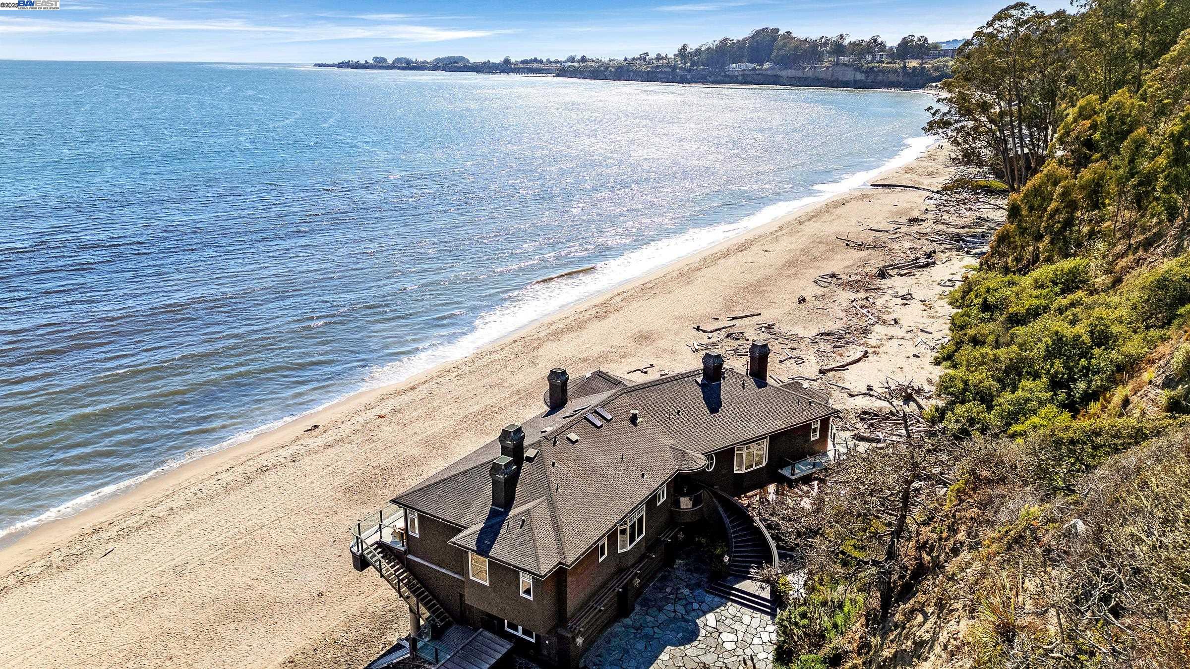 Detail Gallery Image 5 of 46 For 797 Las Olas Dr, Aptos,  CA 95003 - 5 Beds | 4/1 Baths