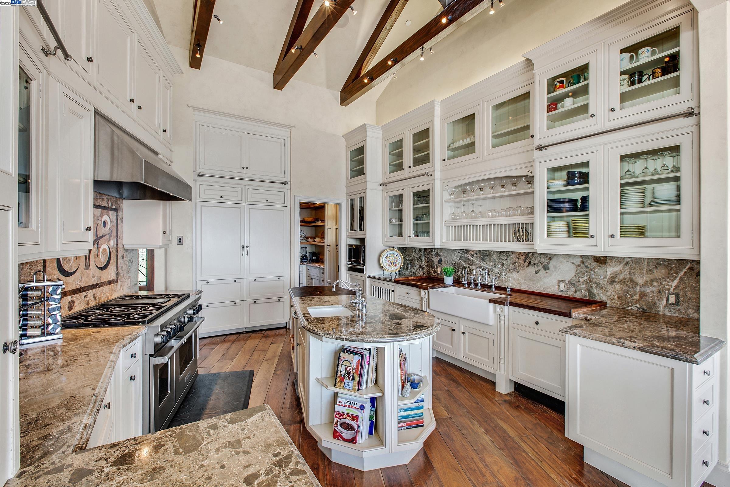 Detail Gallery Image 6 of 46 For 797 Las Olas Dr, Aptos,  CA 95003 - 5 Beds | 4/1 Baths