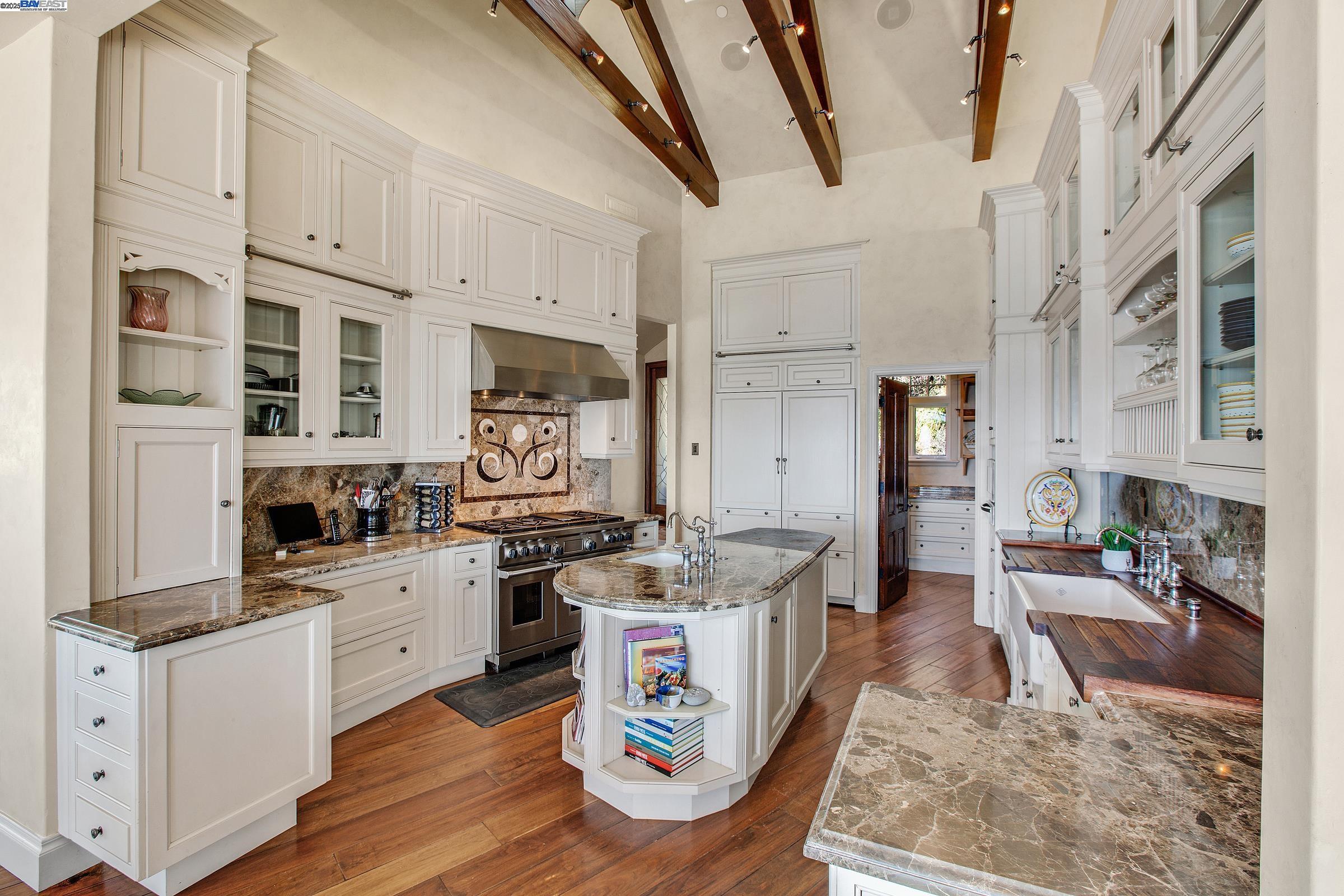 Detail Gallery Image 7 of 46 For 797 Las Olas Dr, Aptos,  CA 95003 - 5 Beds | 4/1 Baths