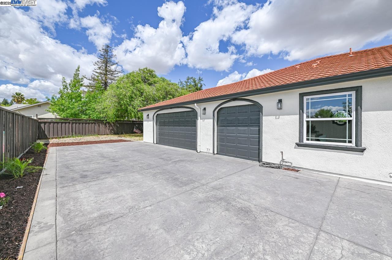 3370 Gardella Plz, Livermore, California 94551, 5 Bedrooms Bedrooms, 11 Rooms Rooms,3 BathroomsBathrooms,Residential,For Sale,3370 Gardella Plz,41104858