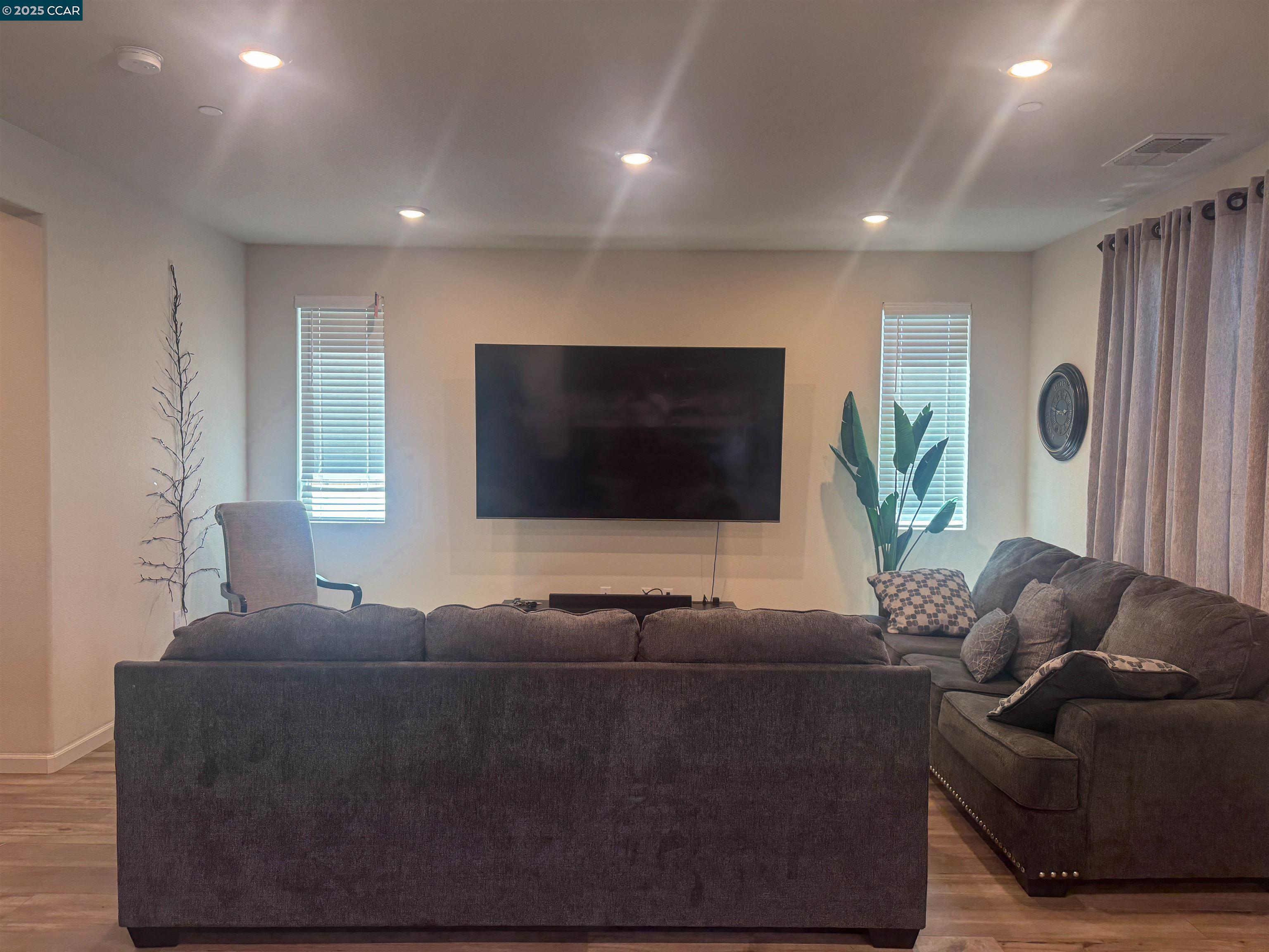 876 Diamante Way, Oakley, California 94561, 4 Bedrooms Bedrooms, 8 Rooms Rooms,2 BathroomsBathrooms,Residential,For Sale,876 Diamante Way,41104860