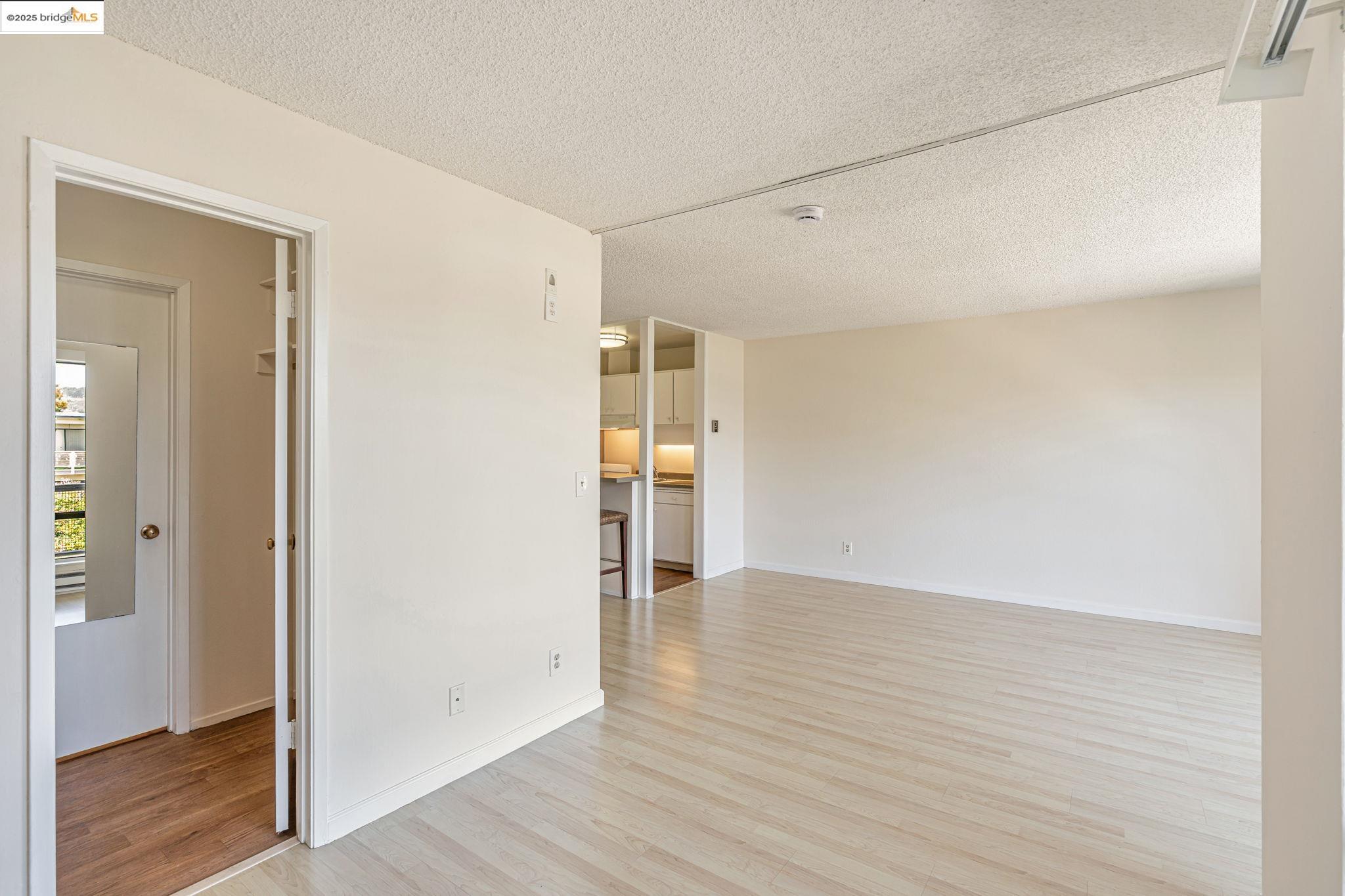 Photo #11: 41104863 Listing: Photo #11