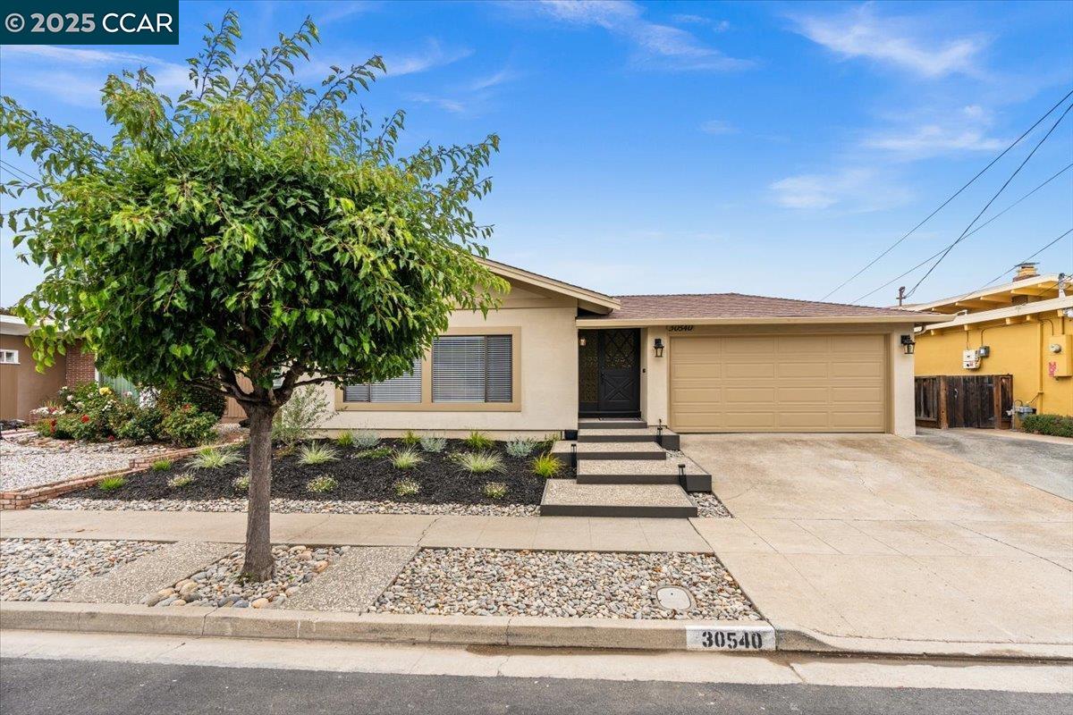 Detail Gallery Image 1 of 1 For 30540 Oakmont Way, Hayward,  CA 94544 - 3 Beds | 2 Baths