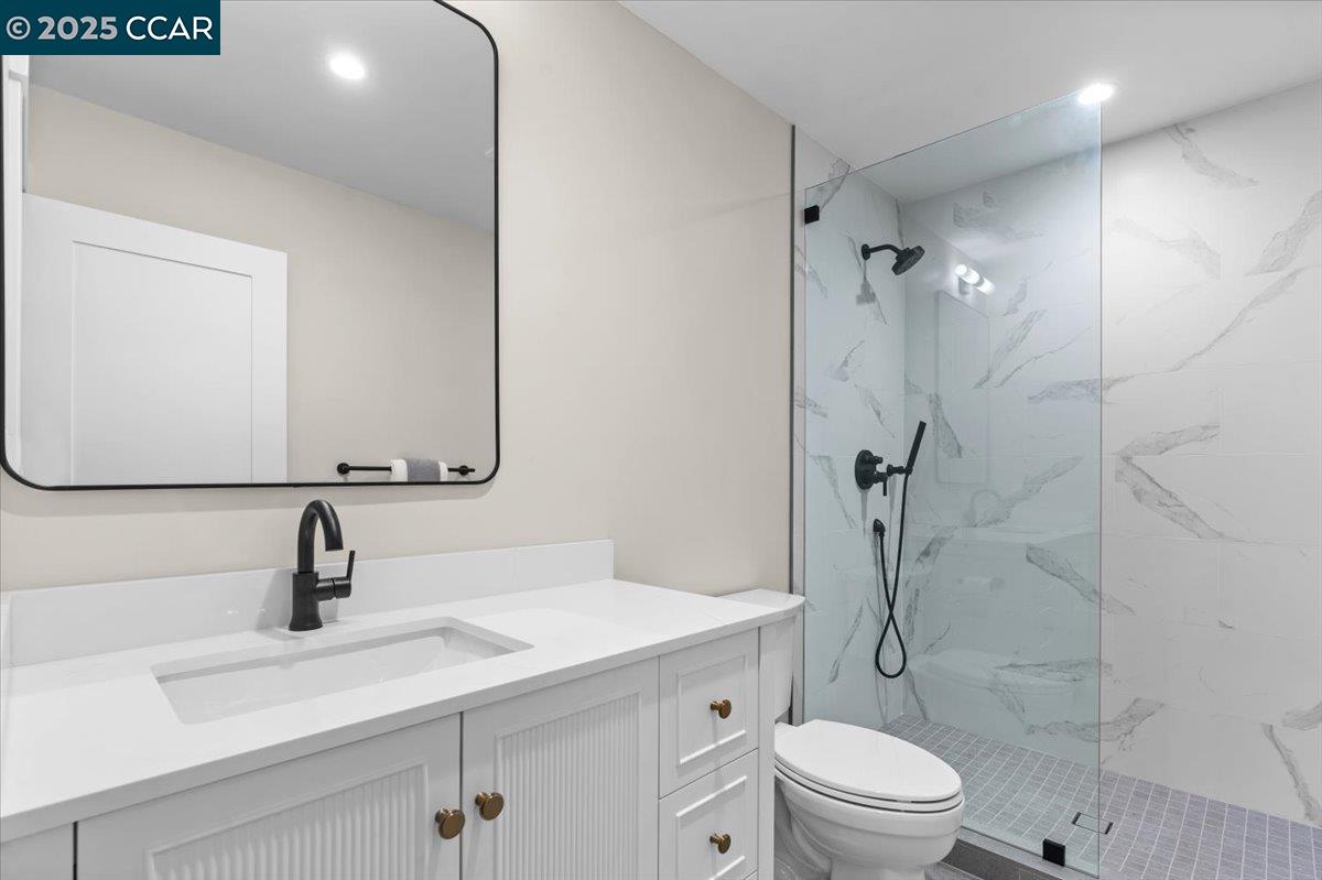 30540 OAKMONT WAY, Hayward, California 94544, 3 Bedrooms Bedrooms, 7 Rooms Rooms,2 BathroomsBathrooms,Residential,For Sale,30540 OAKMONT WAY,41104864