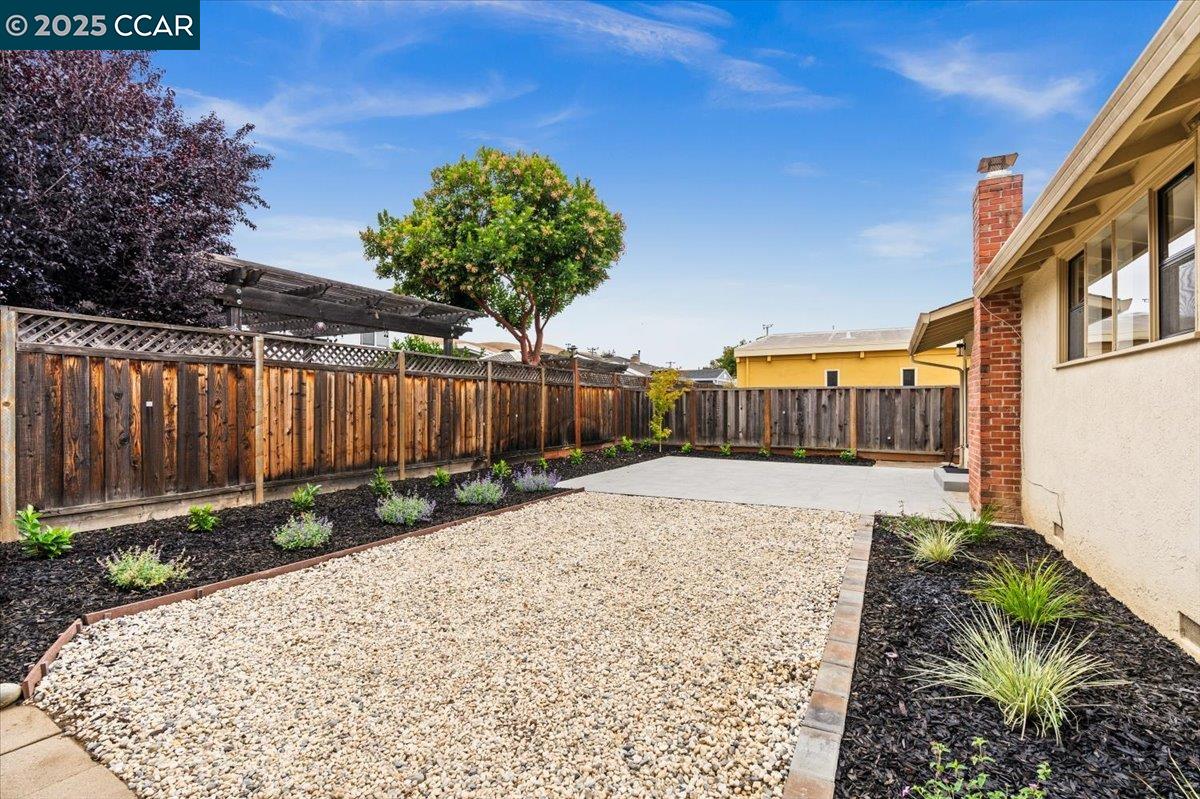 30540 OAKMONT WAY, Hayward, California 94544, 3 Bedrooms Bedrooms, 7 Rooms Rooms,2 BathroomsBathrooms,Residential,For Sale,30540 OAKMONT WAY,41104864