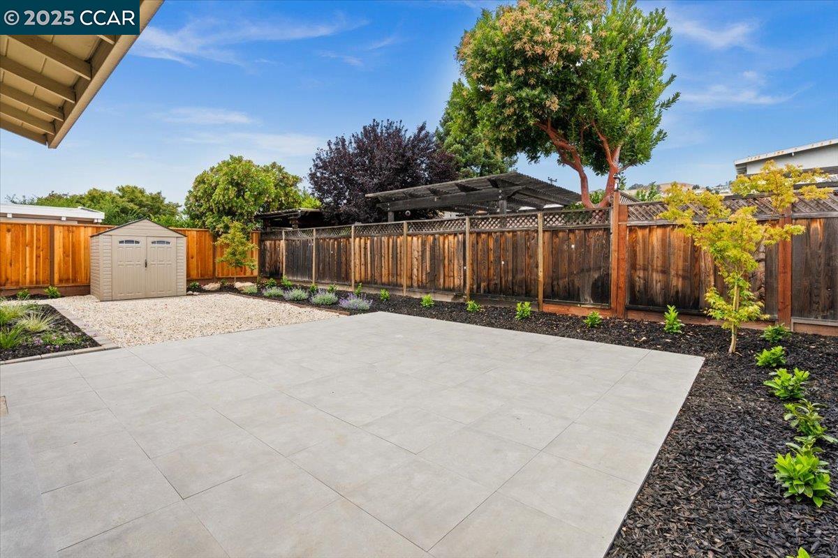 30540 OAKMONT WAY, Hayward, California 94544, 3 Bedrooms Bedrooms, 7 Rooms Rooms,2 BathroomsBathrooms,Residential,For Sale,30540 OAKMONT WAY,41104864