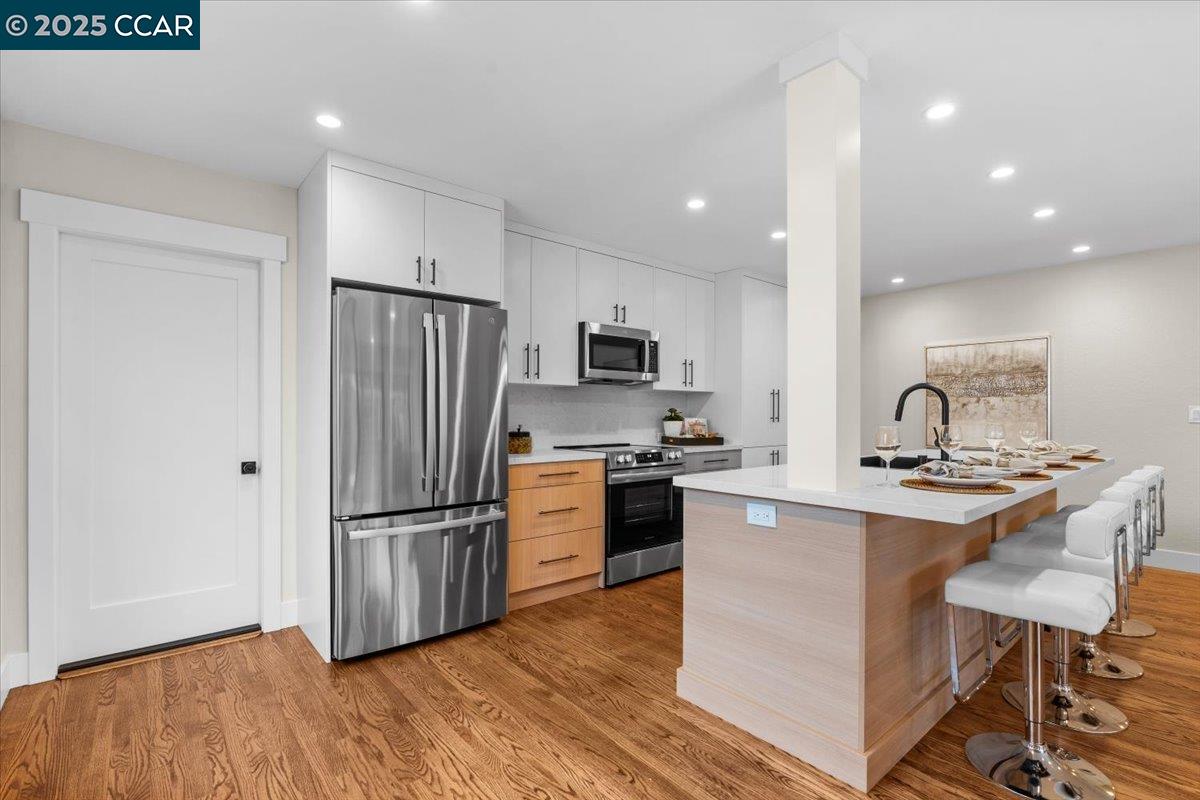 30540 OAKMONT WAY, Hayward, California 94544, 3 Bedrooms Bedrooms, 7 Rooms Rooms,2 BathroomsBathrooms,Residential,For Sale,30540 OAKMONT WAY,41104864
