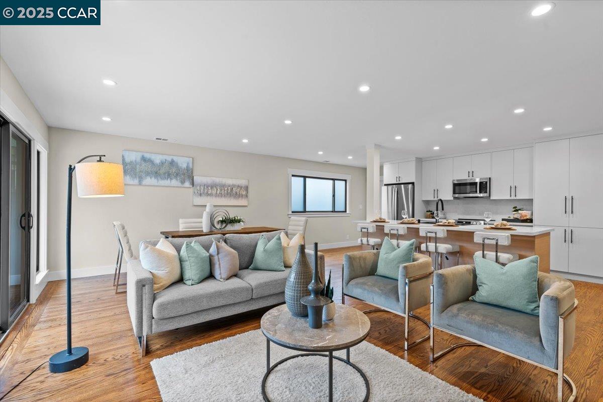 30540 OAKMONT WAY, Hayward, California 94544, 3 Bedrooms Bedrooms, 7 Rooms Rooms,2 BathroomsBathrooms,Residential,For Sale,30540 OAKMONT WAY,41104864