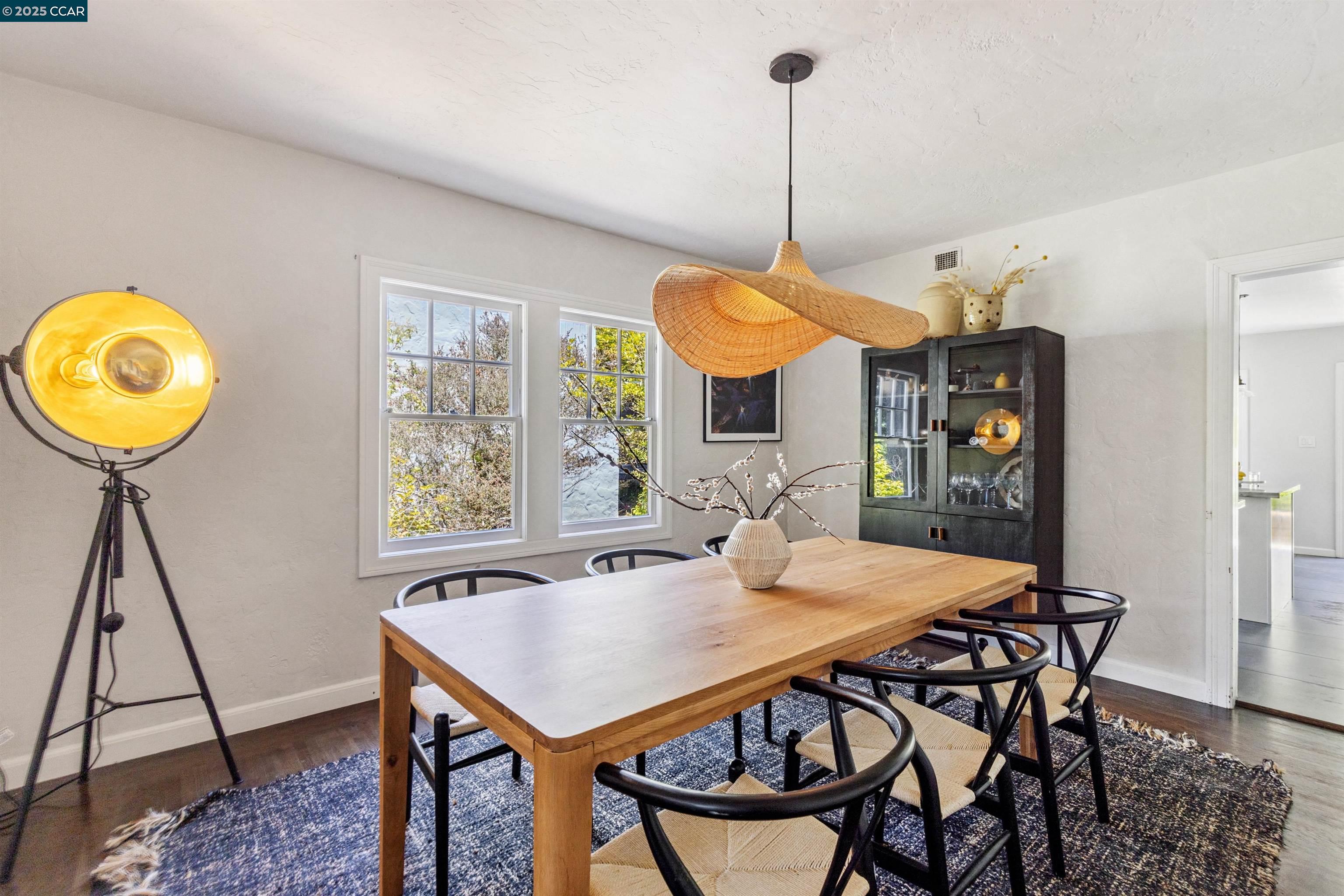 1048 Leo Way, Oakland, California 94611, 4 Bedrooms Bedrooms, 7 Rooms Rooms,2 BathroomsBathrooms,Residential Lease,For Rent,1048 Leo Way,41104865