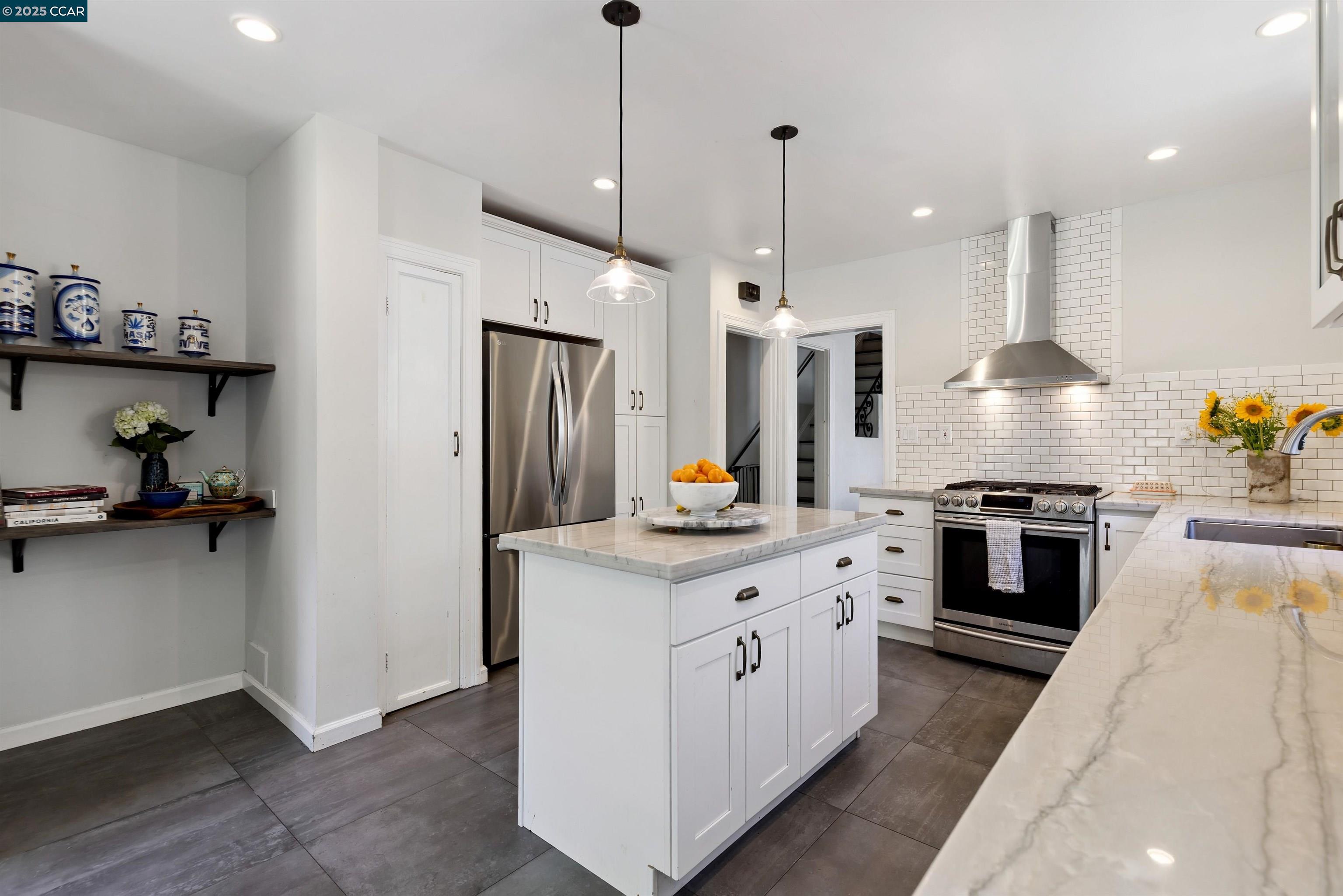 1048 Leo Way, Oakland, California 94611, 4 Bedrooms Bedrooms, 7 Rooms Rooms,2 BathroomsBathrooms,Residential Lease,For Rent,1048 Leo Way,41104865