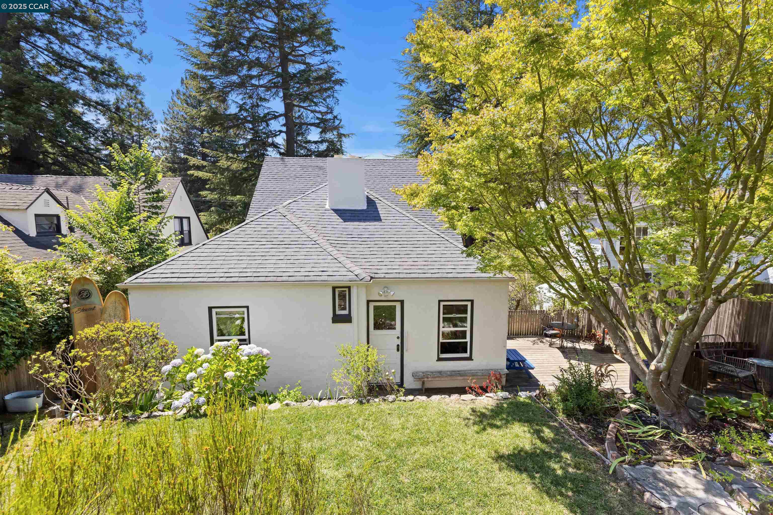 1048 Leo Way, Oakland, California 94611, 4 Bedrooms Bedrooms, 7 Rooms Rooms,2 BathroomsBathrooms,Residential Lease,For Rent,1048 Leo Way,41104865