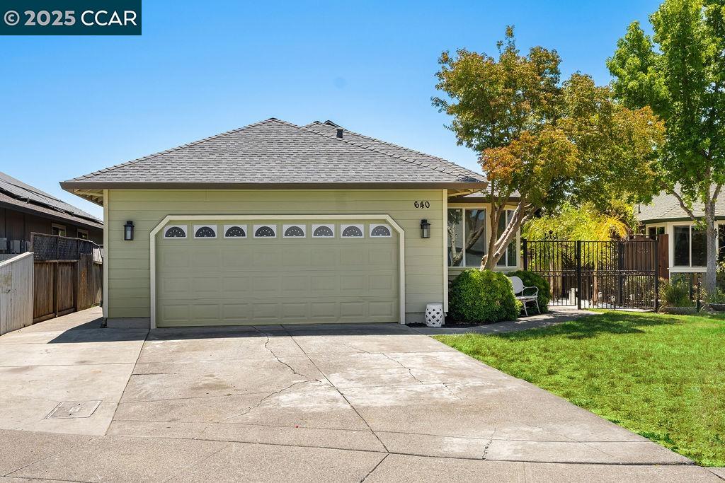 Detail Gallery Image 2 of 35 For 640 Elsa Dr, Santa Rosa,  CA 95407 - 3 Beds | 2 Baths