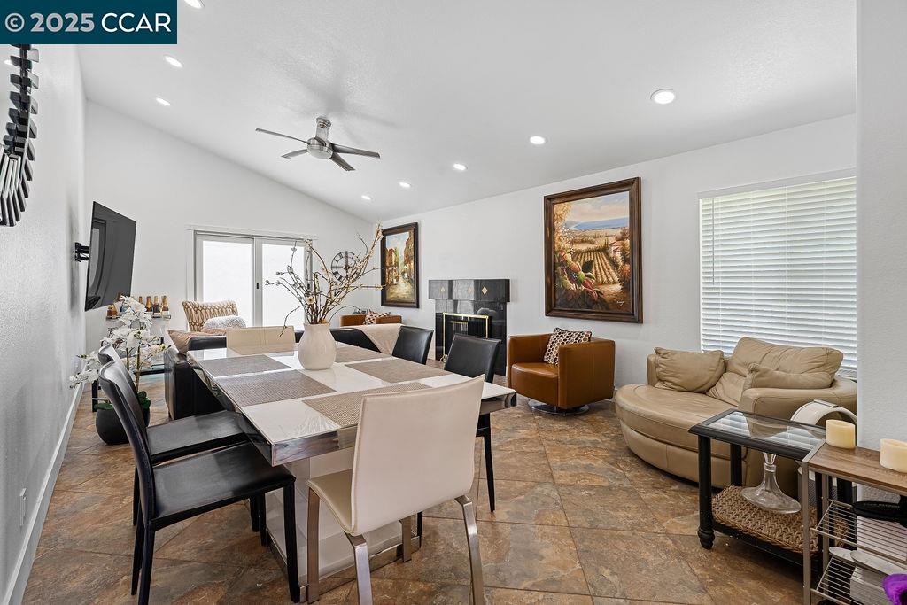 Detail Gallery Image 14 of 35 For 640 Elsa Dr, Santa Rosa,  CA 95407 - 3 Beds | 2 Baths