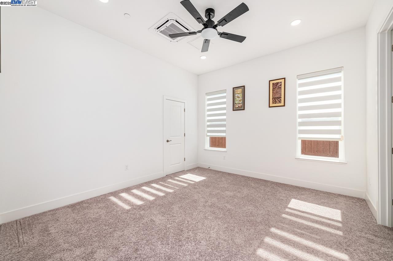 Detail Gallery Image 24 of 51 For 713 River Bend Dr, Lathrop,  CA 95330 - 6 Beds | 5/1 Baths