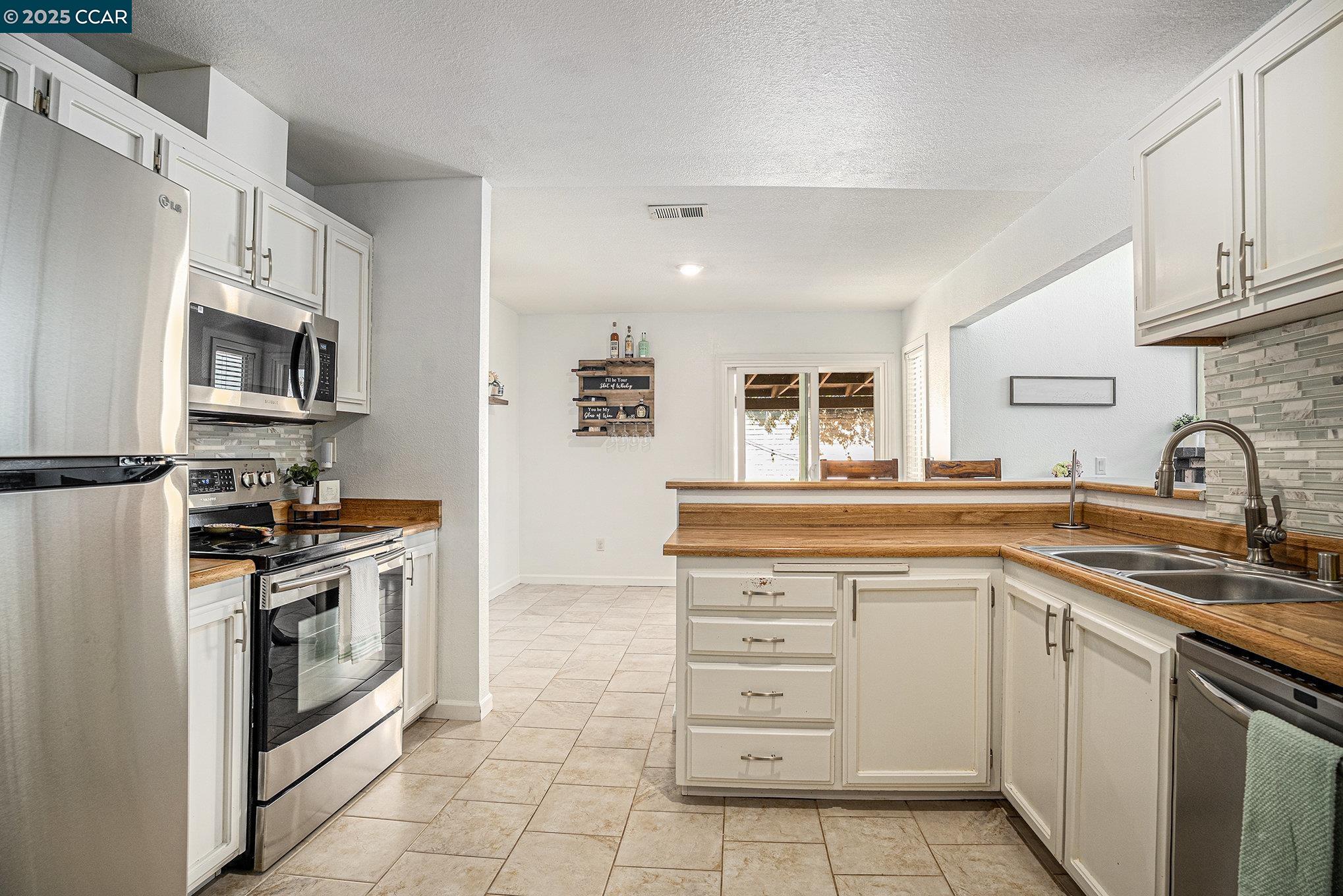 354 Hazelnut Lane, Oakley, California 94561, 2 Bedrooms Bedrooms, 7 Rooms Rooms,2 BathroomsBathrooms,Residential,For Sale,354 Hazelnut Lane,41104872