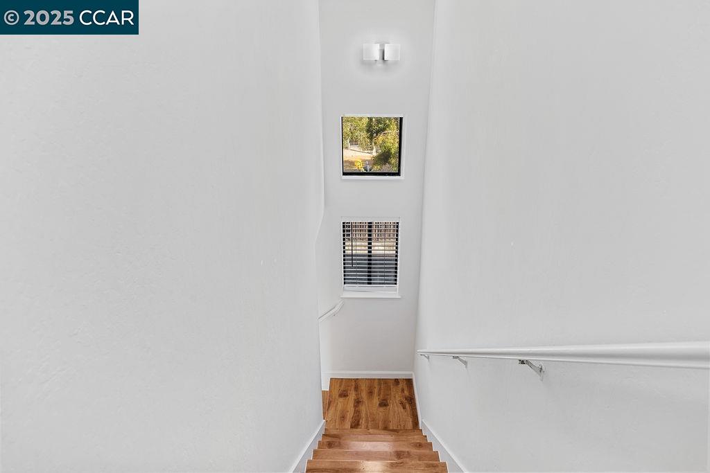 16472 Foothill Blvd, San Leandro, California 94578, 2 Bedrooms Bedrooms, 5 Rooms Rooms,1 BathroomBathrooms,Residential Lease,For Rent,16472 Foothill Blvd,41104874