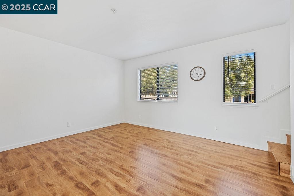 16472 Foothill Blvd, San Leandro, California 94578, 2 Bedrooms Bedrooms, 5 Rooms Rooms,1 BathroomBathrooms,Residential Lease,For Rent,16472 Foothill Blvd,41104874