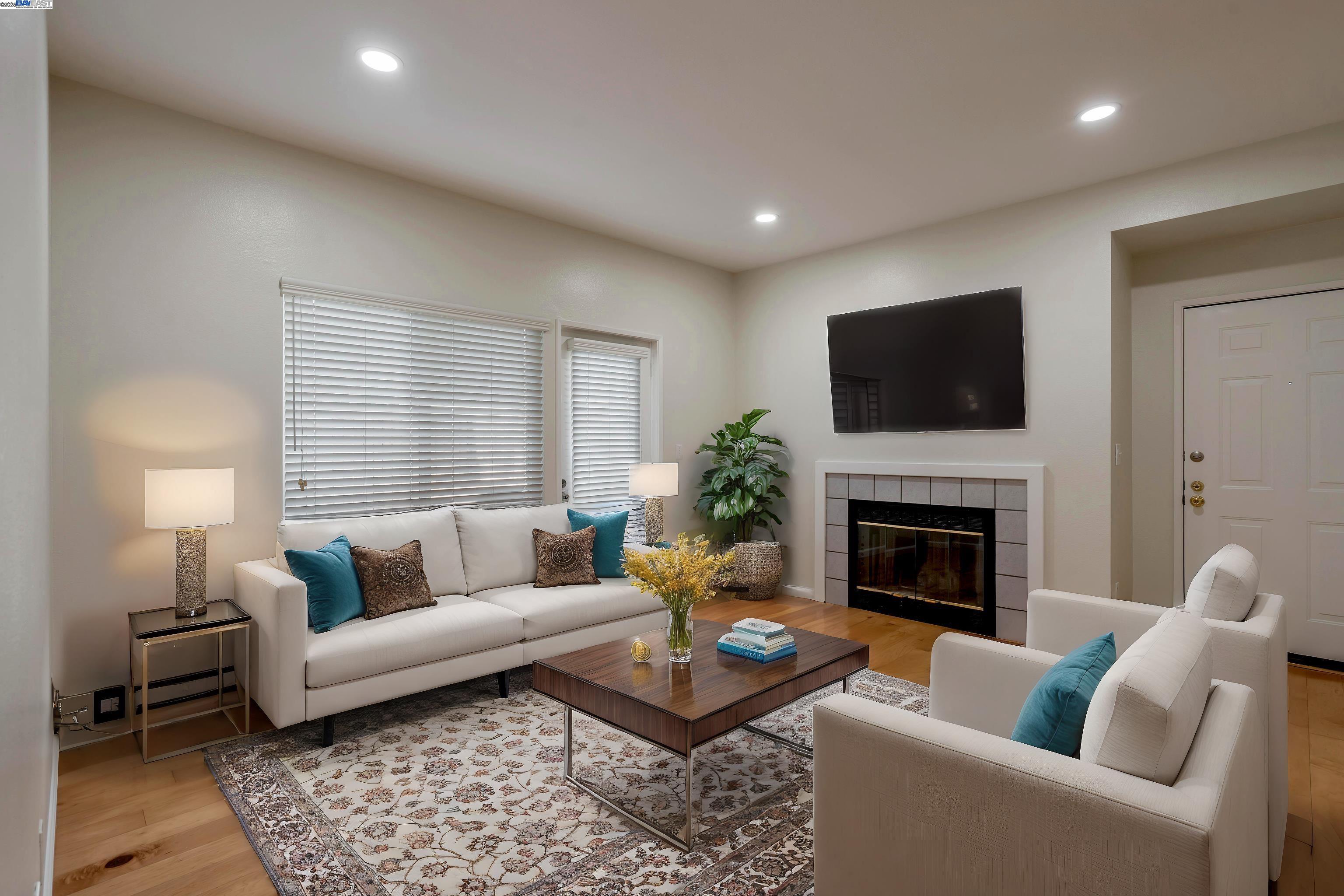MLS: 41104881 Condo For Sale