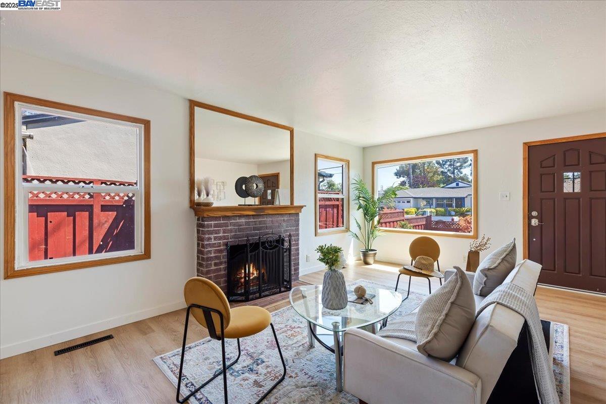 Detail Gallery Image 1 of 1 For 36850 Birch St, Newark,  CA 94560 - 3 Beds | 1 Baths
