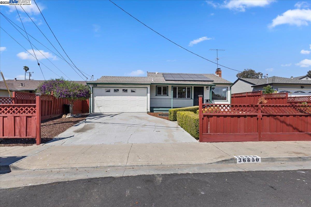 Detail Gallery Image 2 of 24 For 36850 Birch St, Newark,  CA 94560 - 3 Beds | 1 Baths