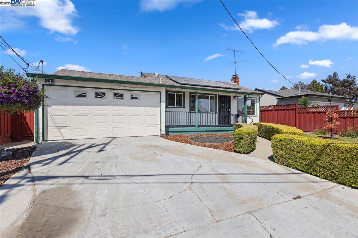 Detail Gallery Image 3 of 24 For 36850 Birch St, Newark,  CA 94560 - 3 Beds | 1 Baths