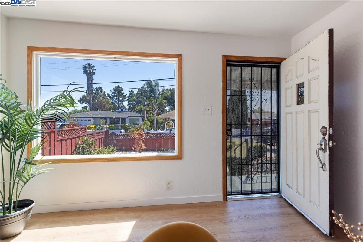 Detail Gallery Image 6 of 24 For 36850 Birch St, Newark,  CA 94560 - 3 Beds | 1 Baths