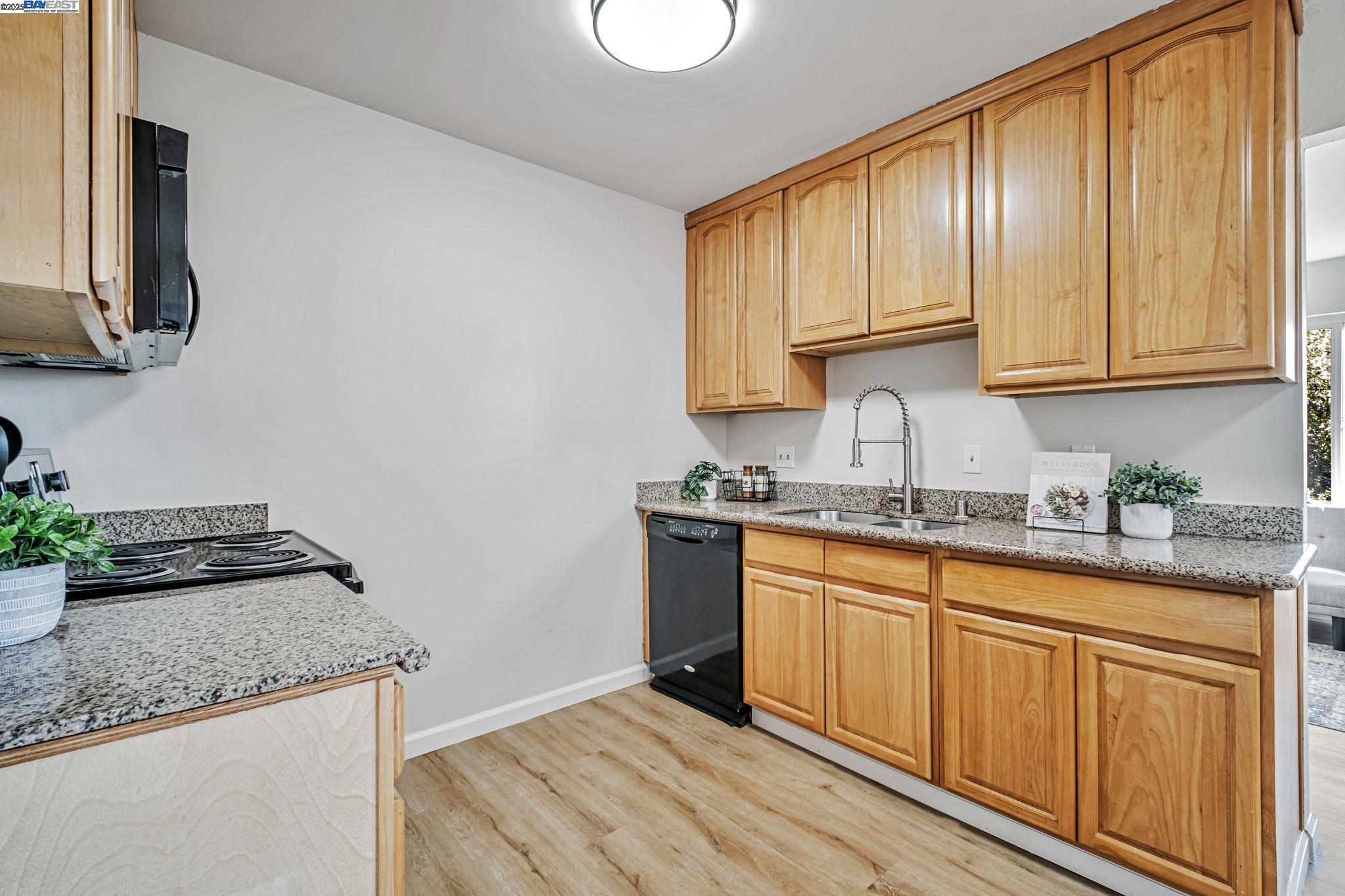 Detail Gallery Image 14 of 51 For 16845 Liberty St, San Leandro,  CA 94578 - – Beds | – Baths