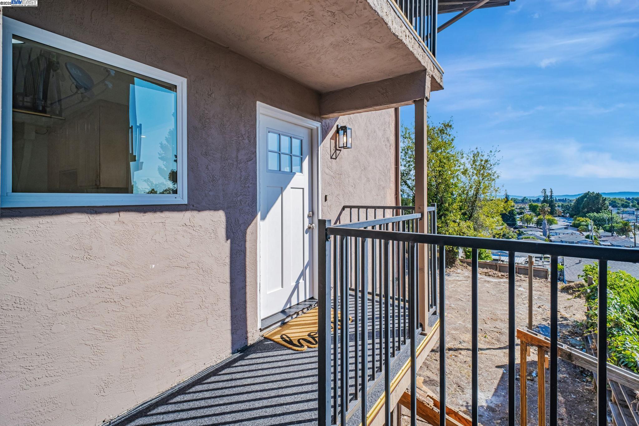 Detail Gallery Image 3 of 51 For 16845 Liberty St, San Leandro,  CA 94578 - – Beds | – Baths