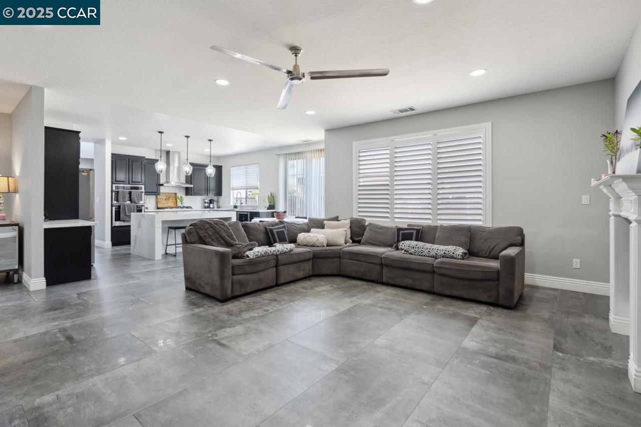 Detail Gallery Image 14 of 54 For 5039 Union Mine Drive, Antioch,  CA 94531 - 6 Beds | 3 Baths