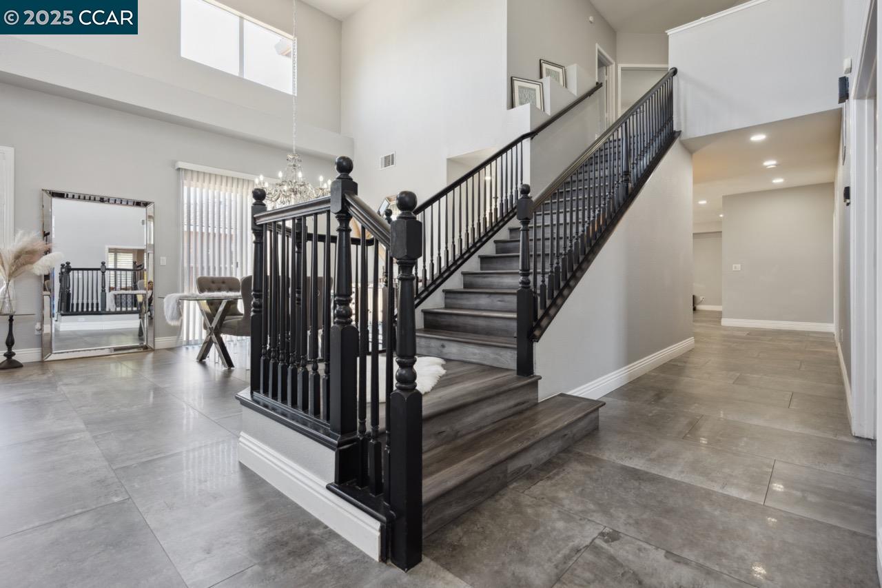 Detail Gallery Image 19 of 54 For 5039 Union Mine Drive, Antioch,  CA 94531 - 6 Beds | 3 Baths
