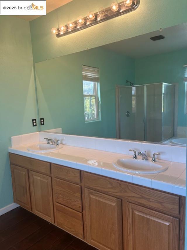 Detail Gallery Image 16 of 51 For 3120 N Front St, Hercules,  CA 94547 - 4 Beds | 3/1 Baths