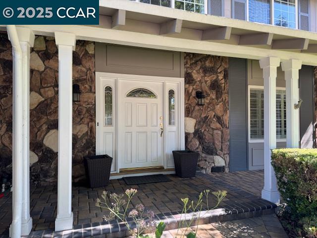 Detail Gallery Image 2 of 35 For 2524 Corte Del Marques, Walnut Creek,  CA 94598 - 5 Beds | 2/1 Baths