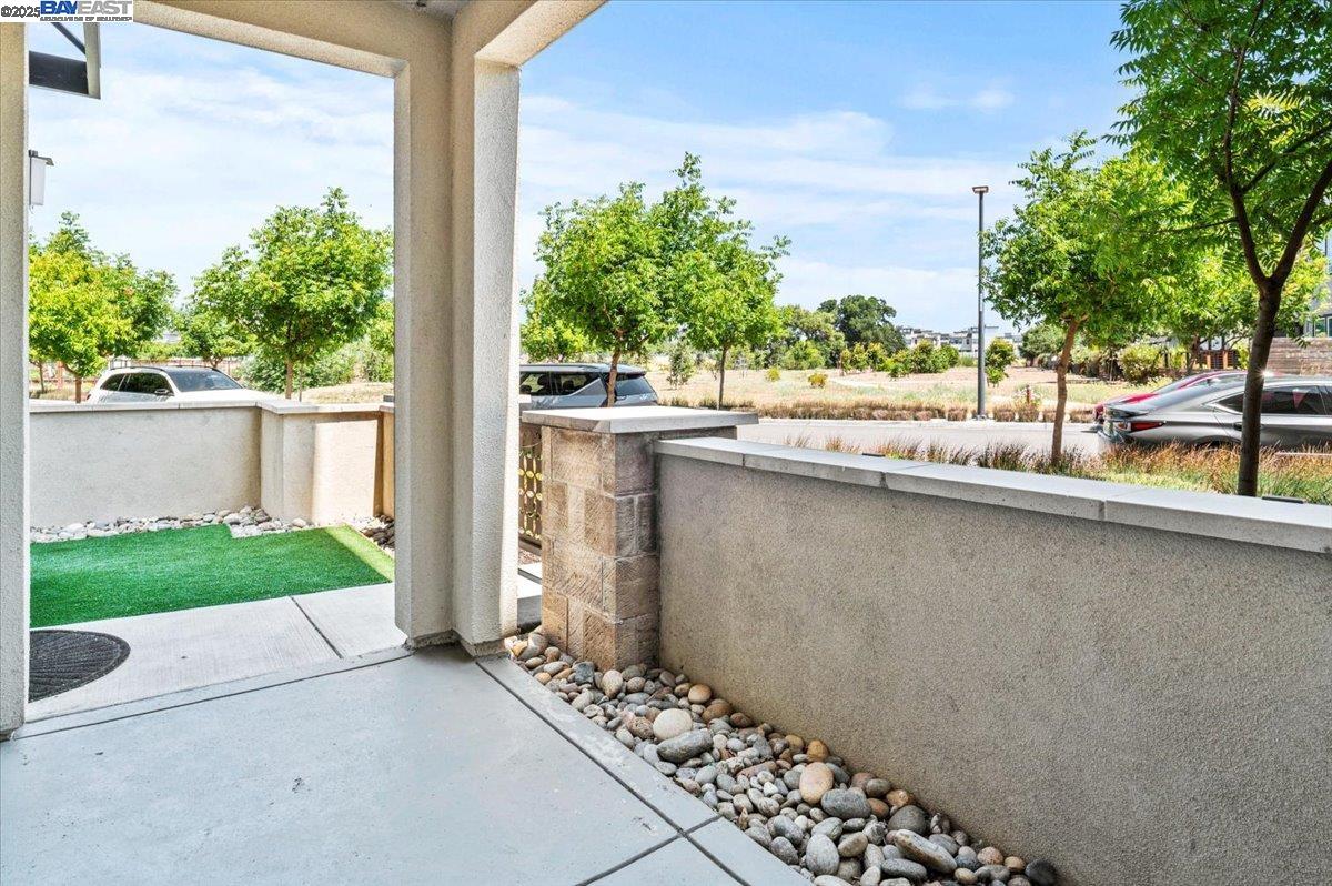 Detail Gallery Image 2 of 60 For 5892 Nugget Way, Dublin,  CA 94568-7145 - 4 Beds | 3/1 Baths