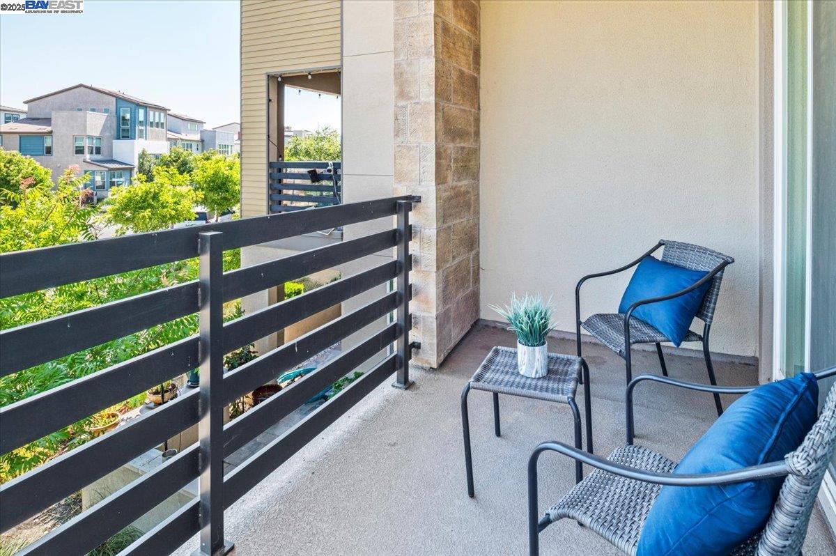 Detail Gallery Image 13 of 60 For 5892 Nugget Way, Dublin,  CA 94568-7145 - 4 Beds | 3/1 Baths