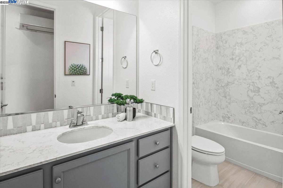 Detail Gallery Image 28 of 60 For 5892 Nugget Way, Dublin,  CA 94568-7145 - 4 Beds | 3/1 Baths