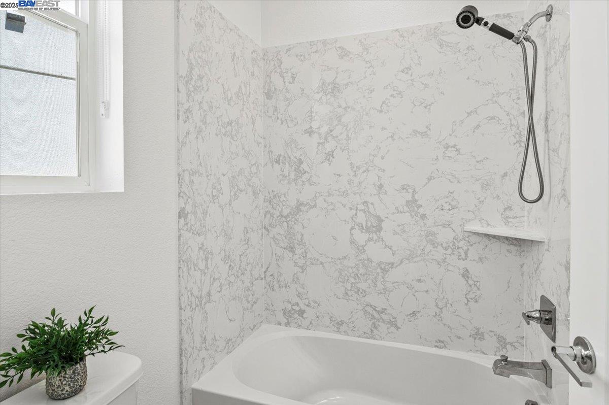 Detail Gallery Image 29 of 60 For 5892 Nugget Way, Dublin,  CA 94568-7145 - 4 Beds | 3/1 Baths