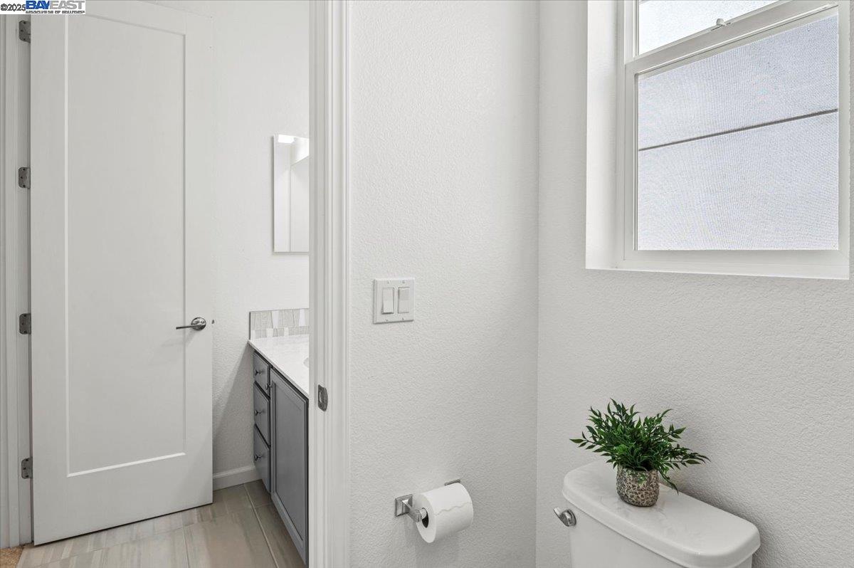 Detail Gallery Image 31 of 60 For 5892 Nugget Way, Dublin,  CA 94568-7145 - 4 Beds | 3/1 Baths