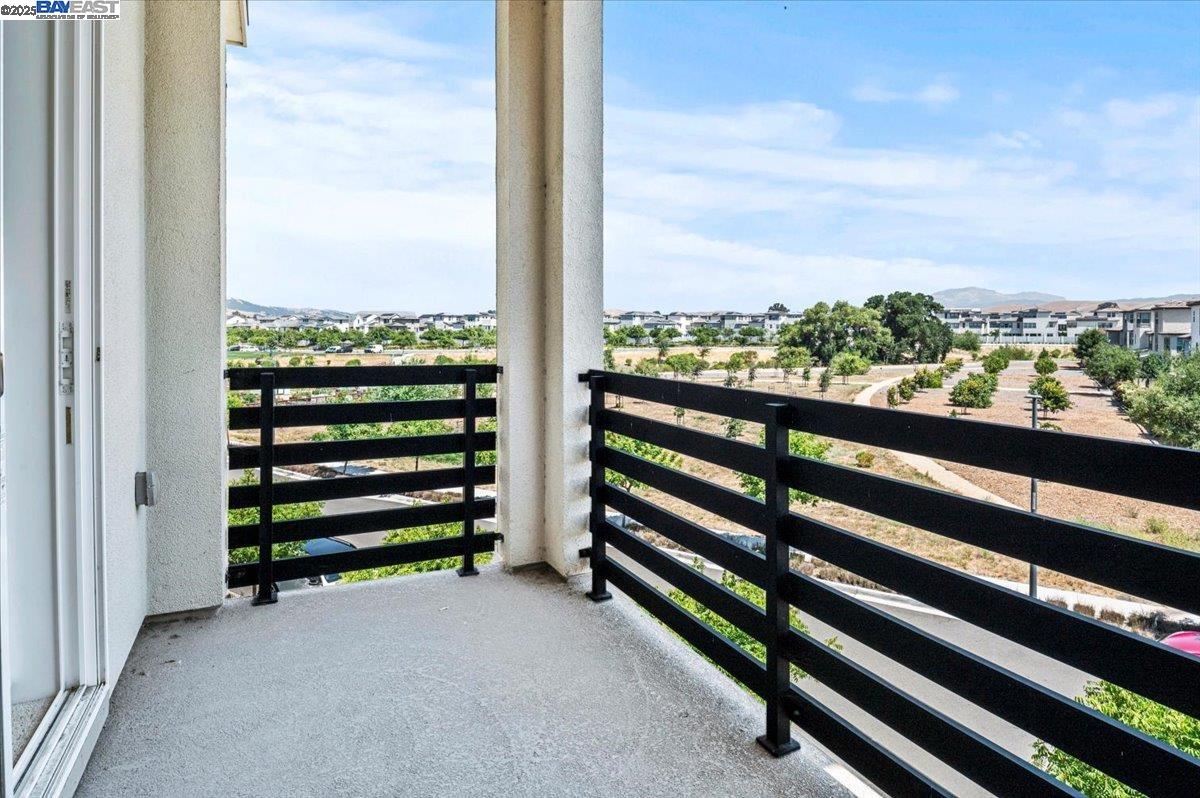 Detail Gallery Image 44 of 60 For 5892 Nugget Way, Dublin,  CA 94568-7145 - 4 Beds | 3/1 Baths
