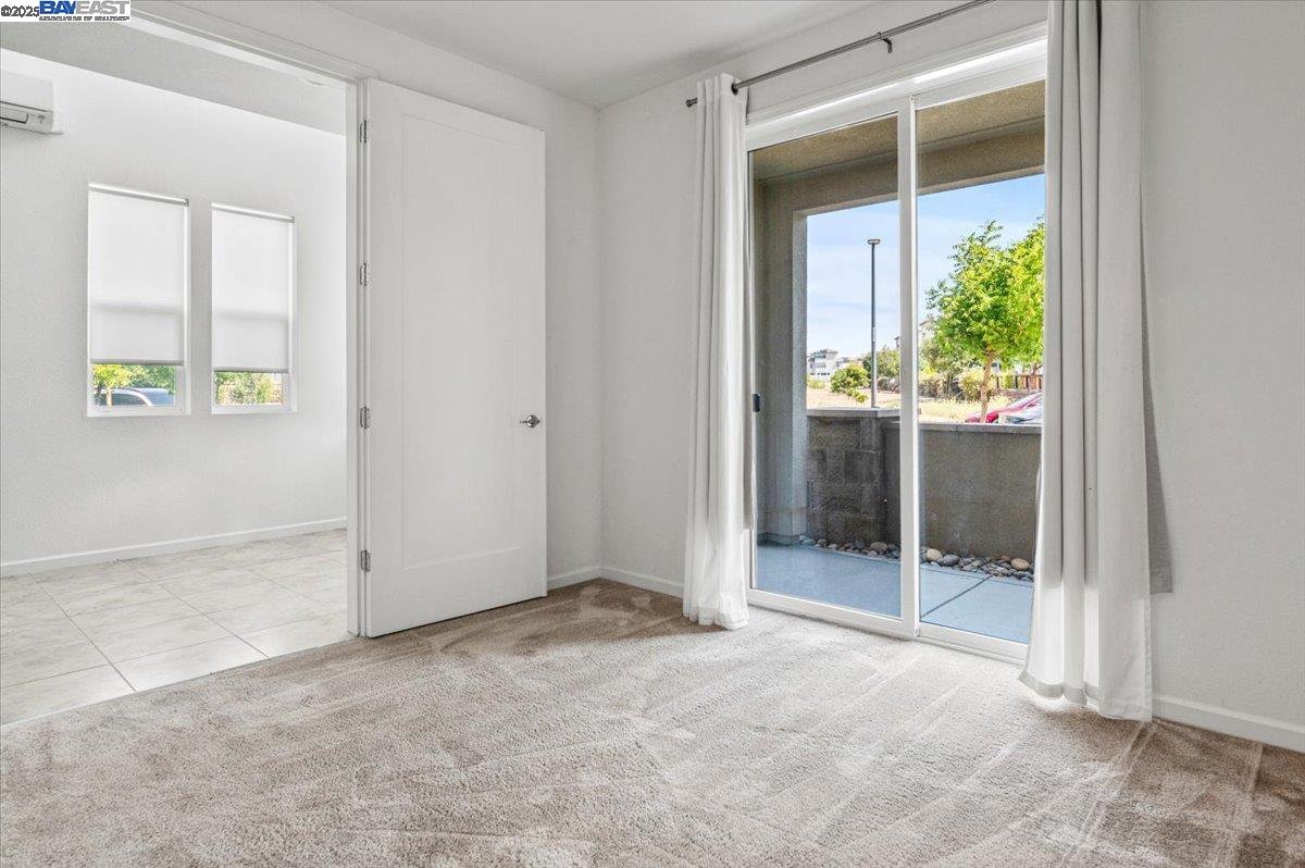 Detail Gallery Image 7 of 60 For 5892 Nugget Way, Dublin,  CA 94568-7145 - 4 Beds | 3/1 Baths