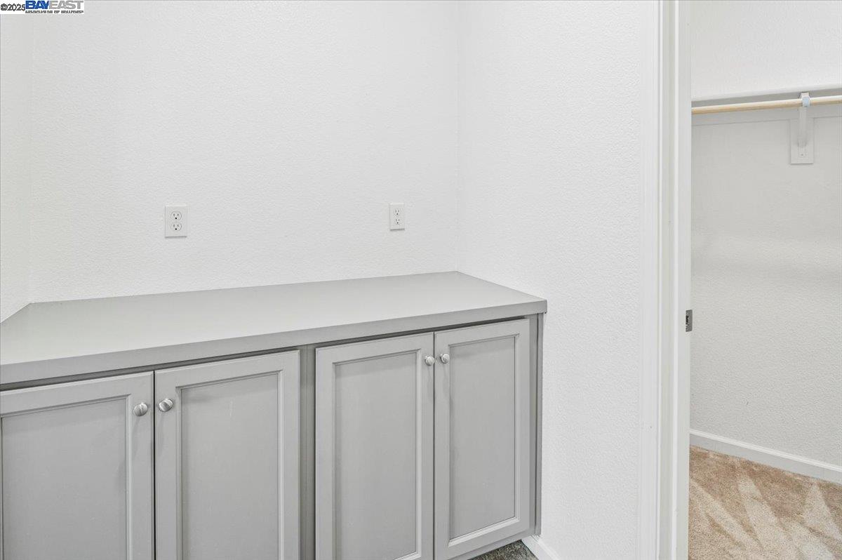 Detail Gallery Image 8 of 60 For 5892 Nugget Way, Dublin,  CA 94568-7145 - 4 Beds | 3/1 Baths