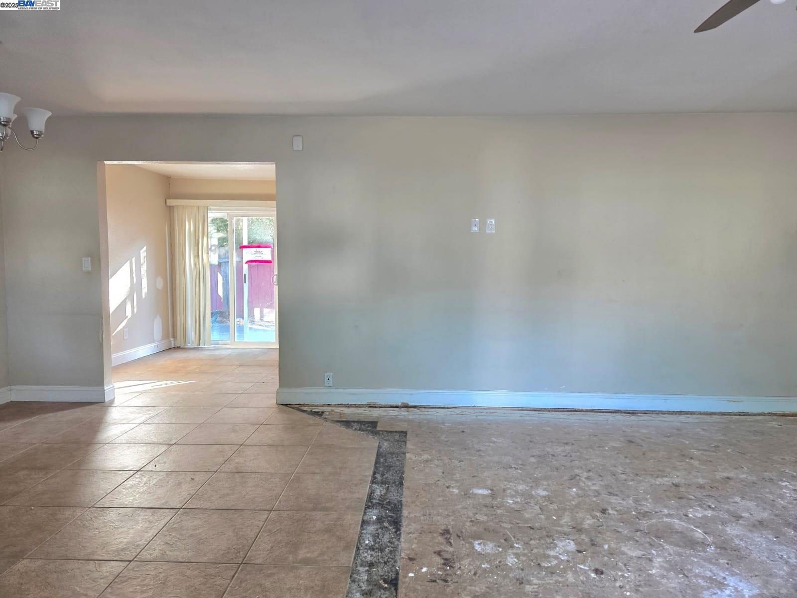 Detail Gallery Image 12 of 22 For 919 Hoover, Fairfield,  CA 94533 - 3 Beds | 1 Baths