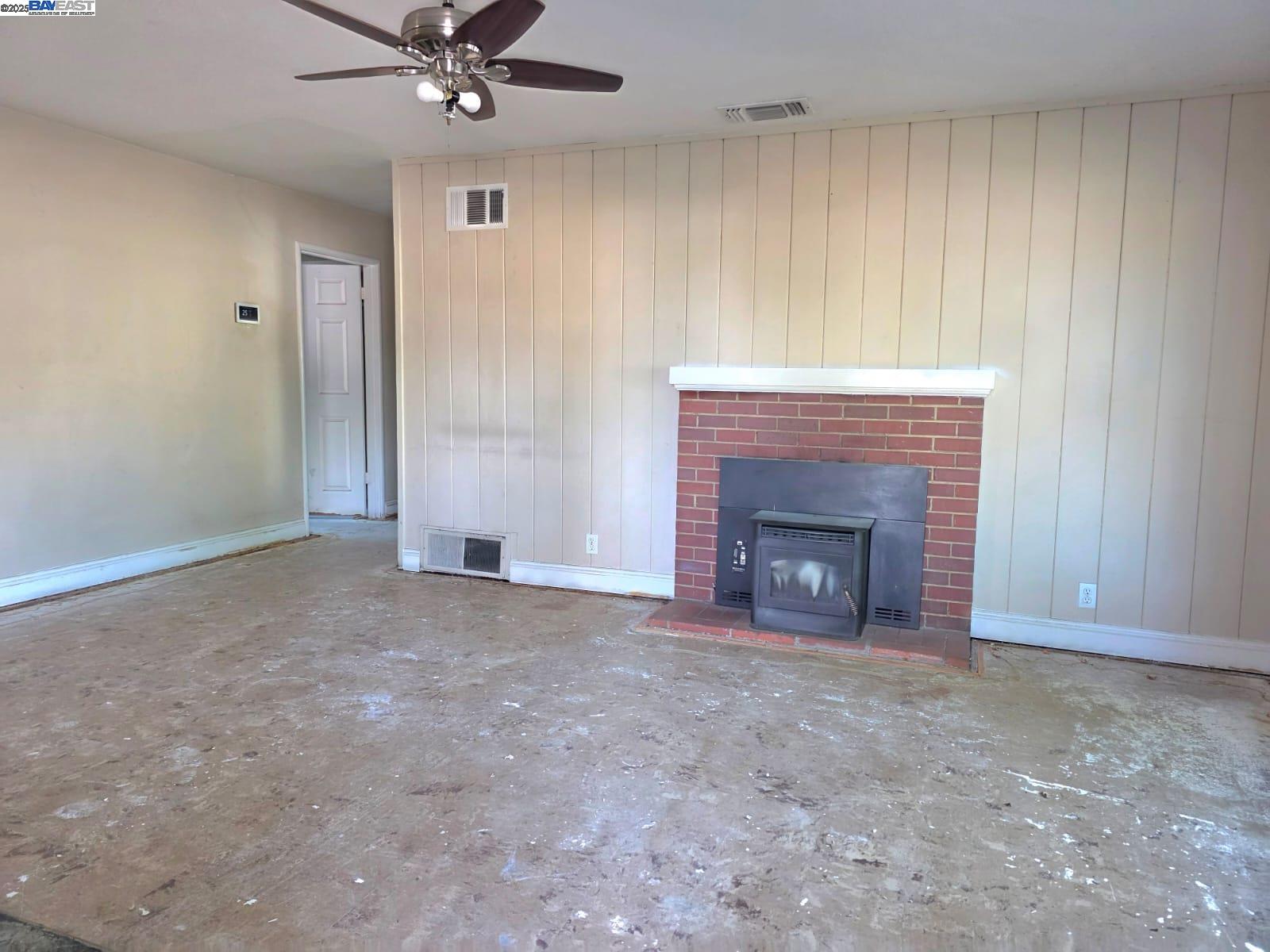 Detail Gallery Image 4 of 22 For 919 Hoover, Fairfield,  CA 94533 - 3 Beds | 1 Baths