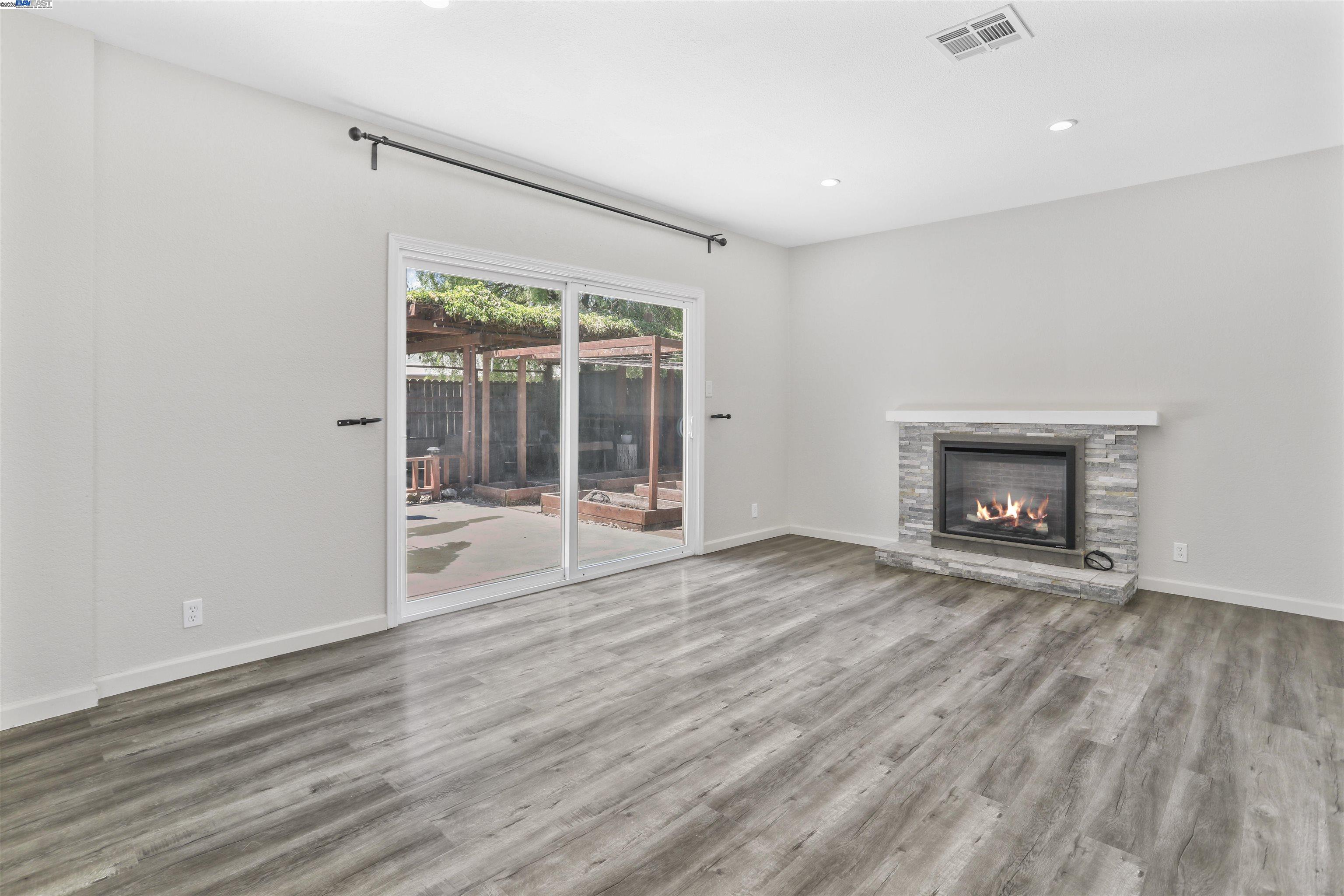Detail Gallery Image 13 of 25 For 641 Tahoe Dr, Lodi,  CA 95242 - 3 Beds | 2 Baths