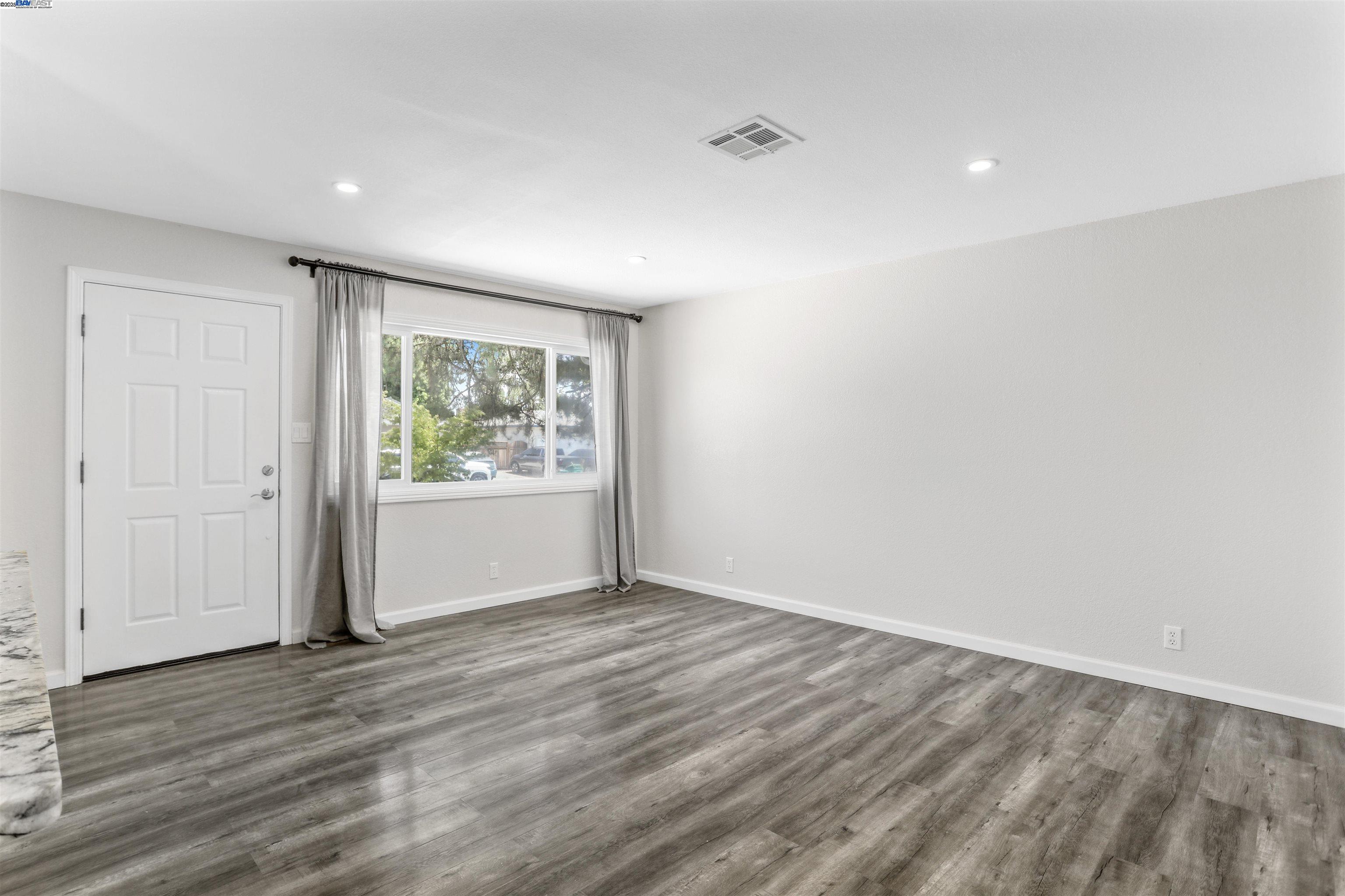 Detail Gallery Image 7 of 25 For 641 Tahoe Dr, Lodi,  CA 95242 - 3 Beds | 2 Baths