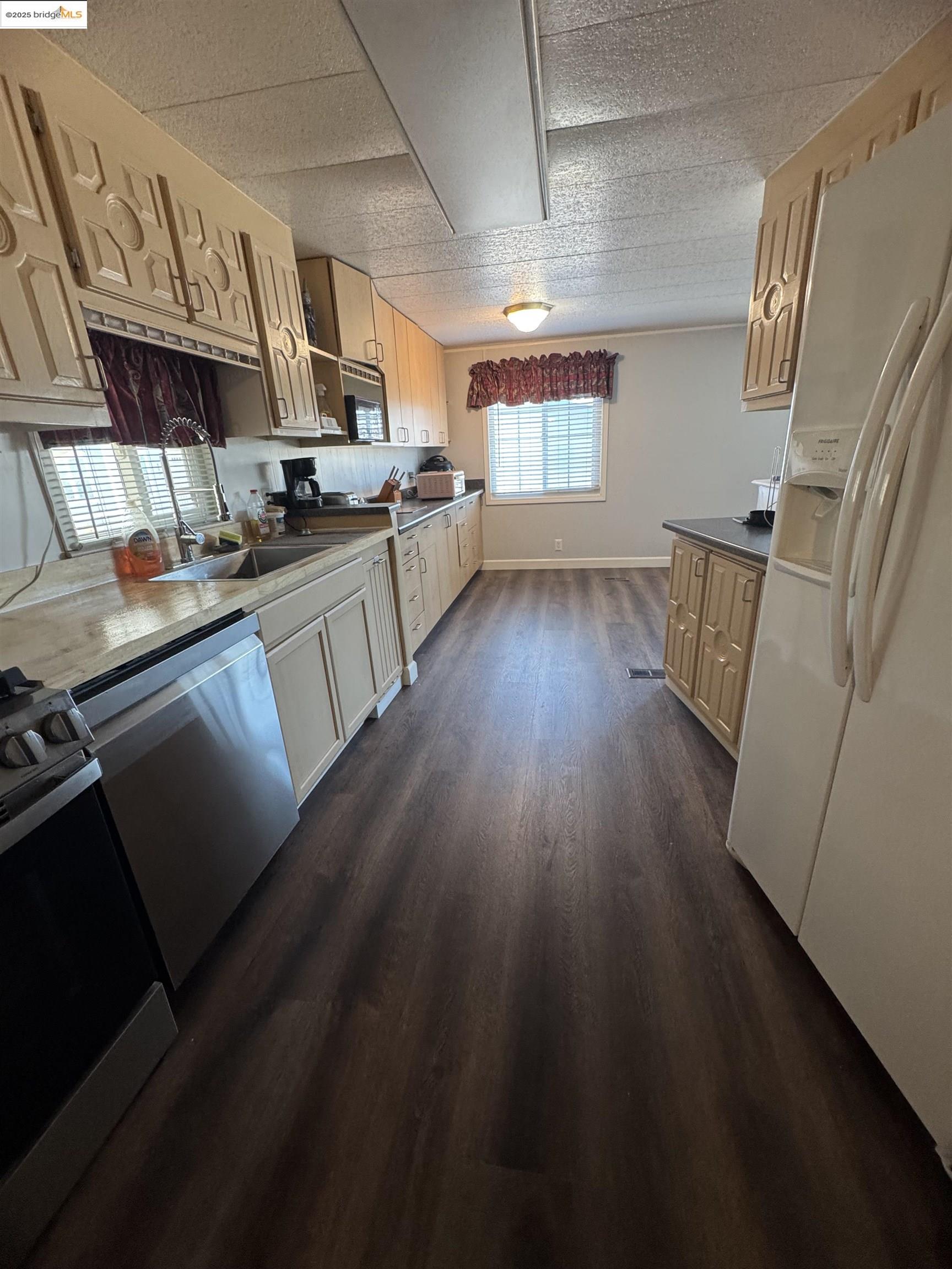 Detail Gallery Image 12 of 59 For 137 Zartop, Oakley,  CA 94561 - 3 Beds | 2 Baths