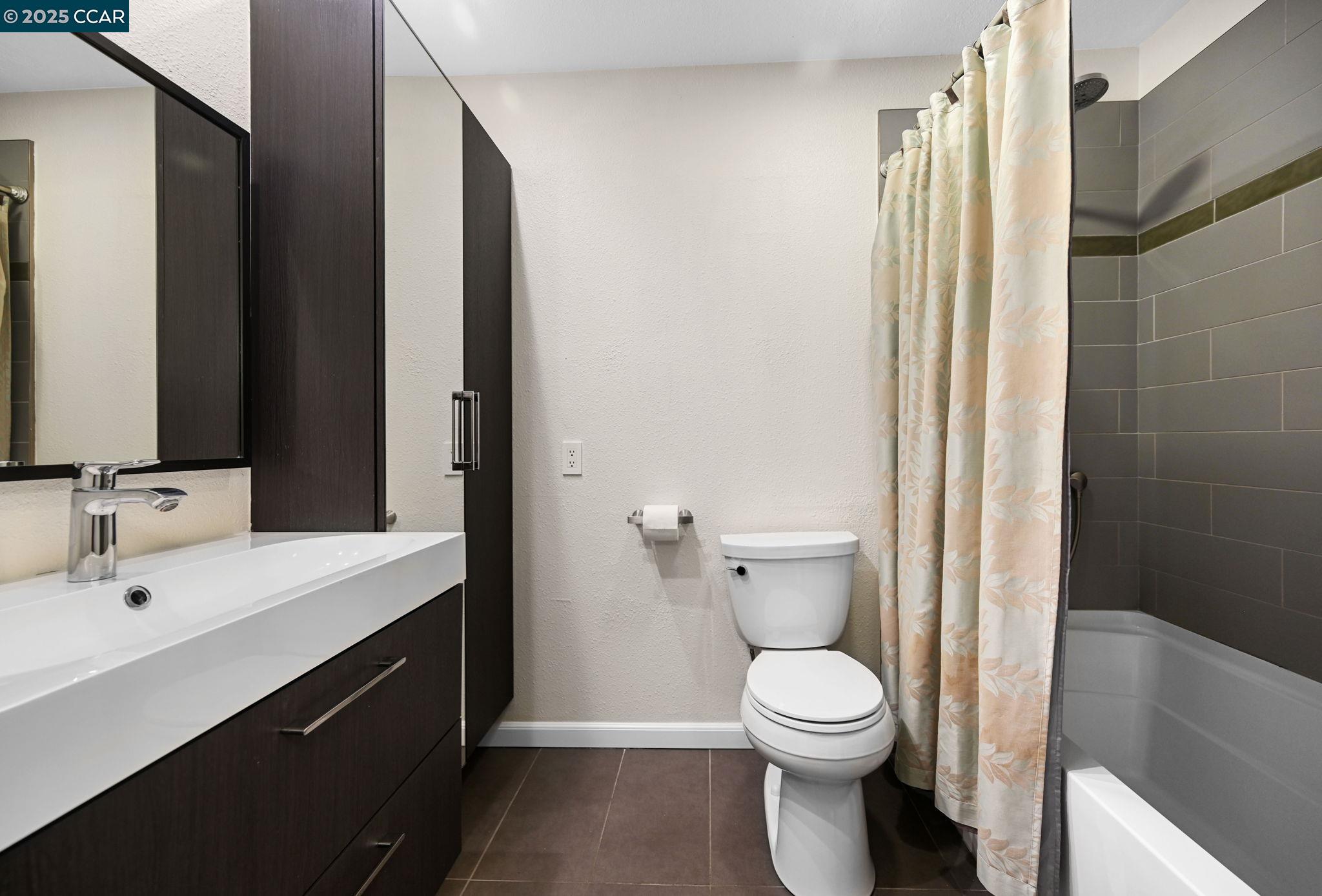 Detail Gallery Image 14 of 38 For 1201 Alta Vista Dr #208,  Walnut Creek,  CA 94596 - 2 Beds | 2 Baths
