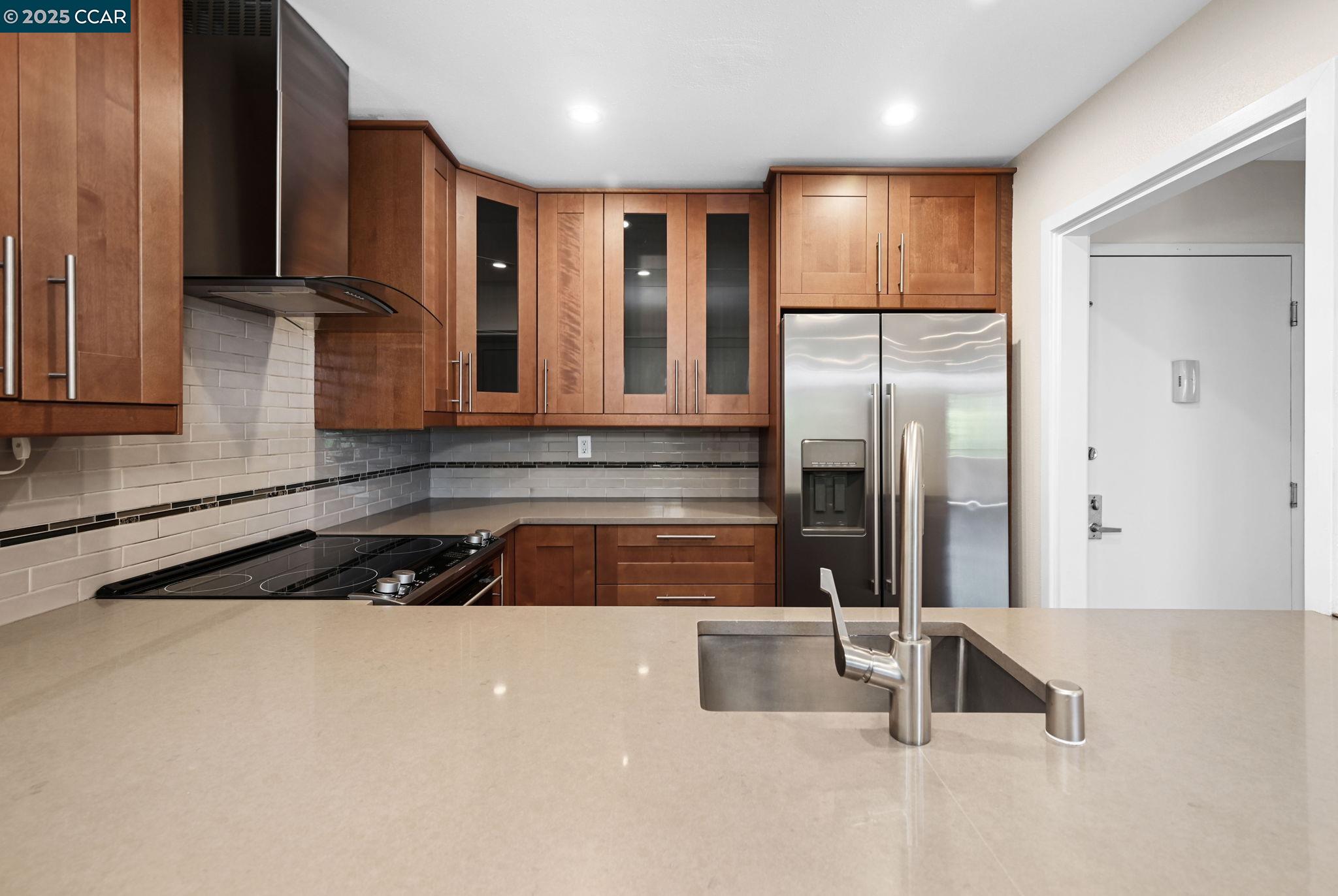Detail Gallery Image 6 of 38 For 1201 Alta Vista Dr #208,  Walnut Creek,  CA 94596 - 2 Beds | 2 Baths